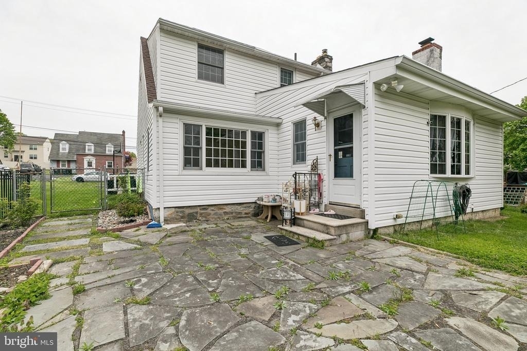 556 Anne Street - Photo 48