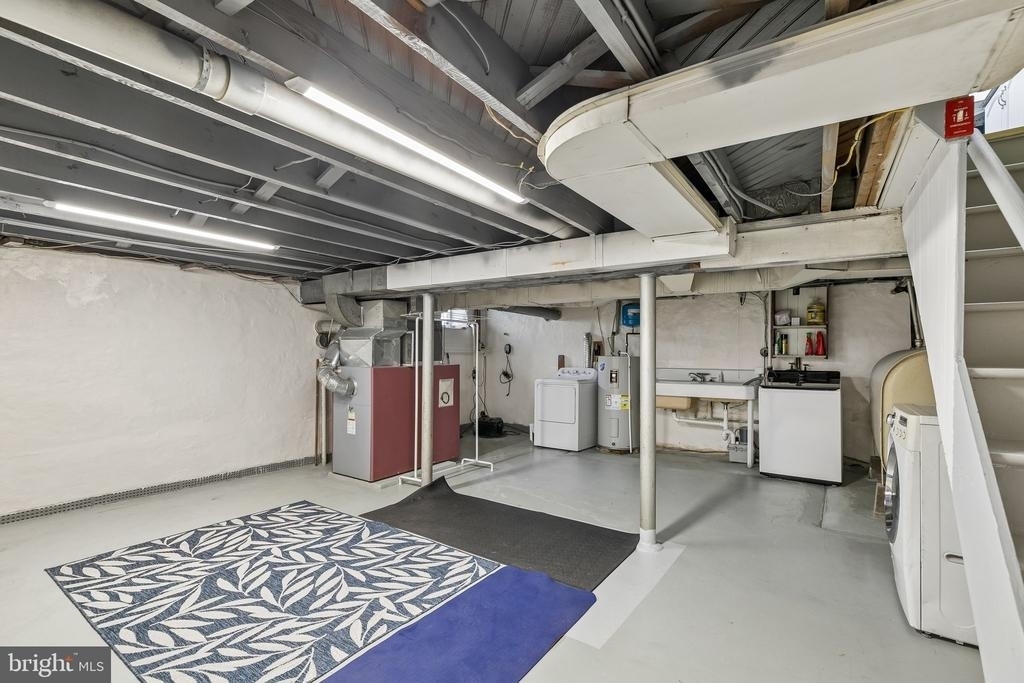 556 Anne Street - Photo 39