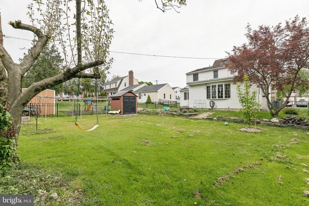 556 Anne Street - Photo 49