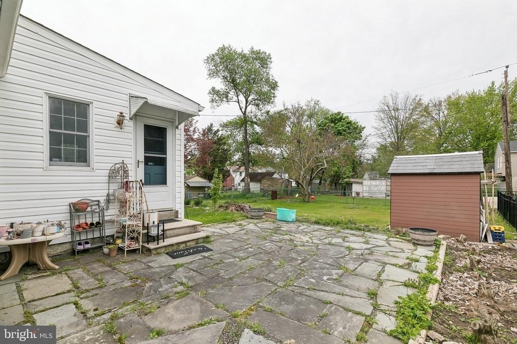 556 Anne Street - Photo 47