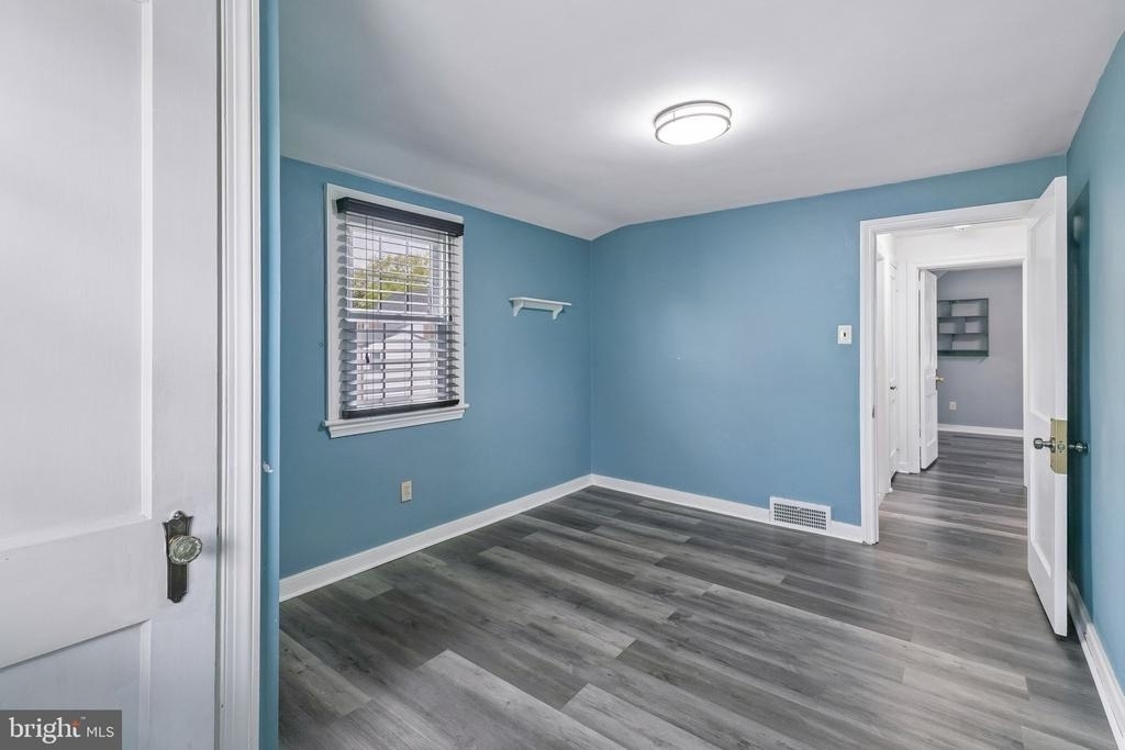 556 Anne Street - Photo 6