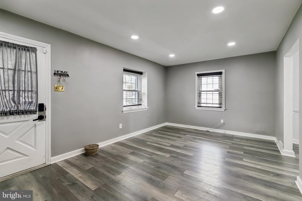 556 Anne Street - Photo 44