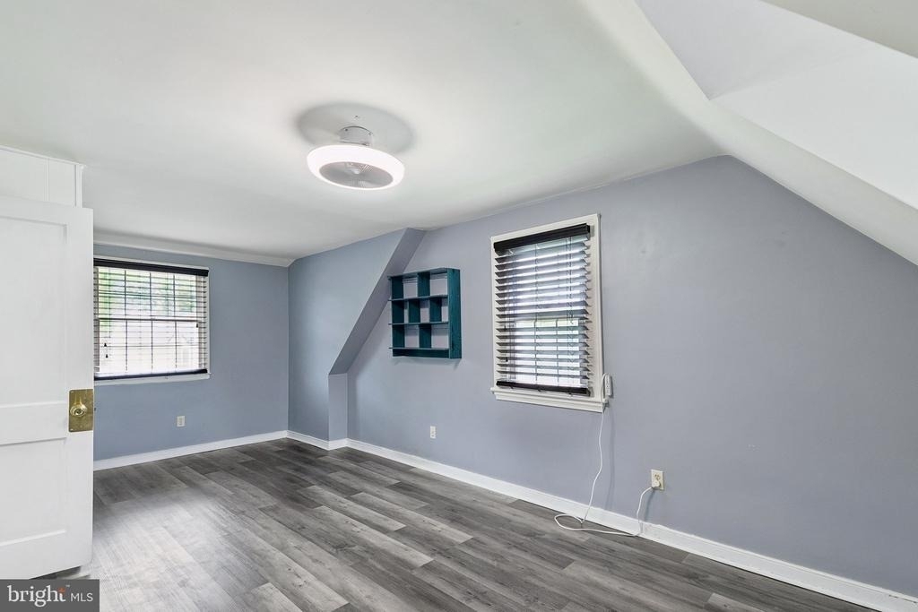 556 Anne Street - Photo 12