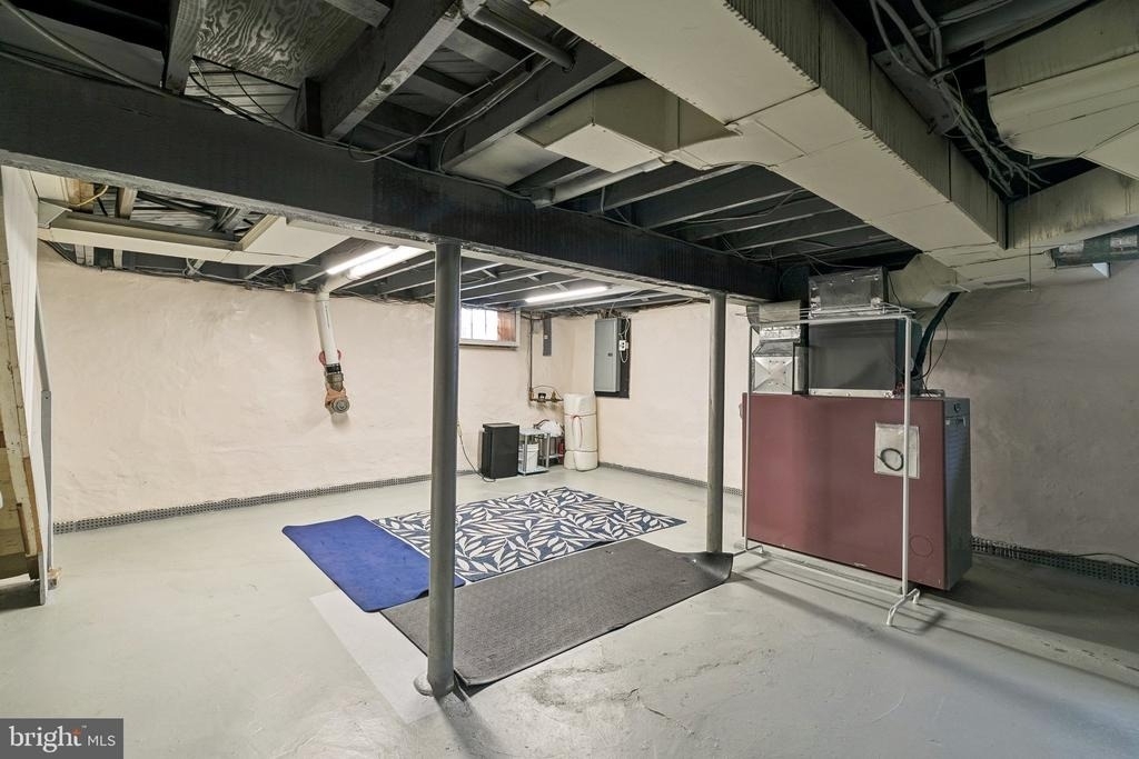 556 Anne Street - Photo 42