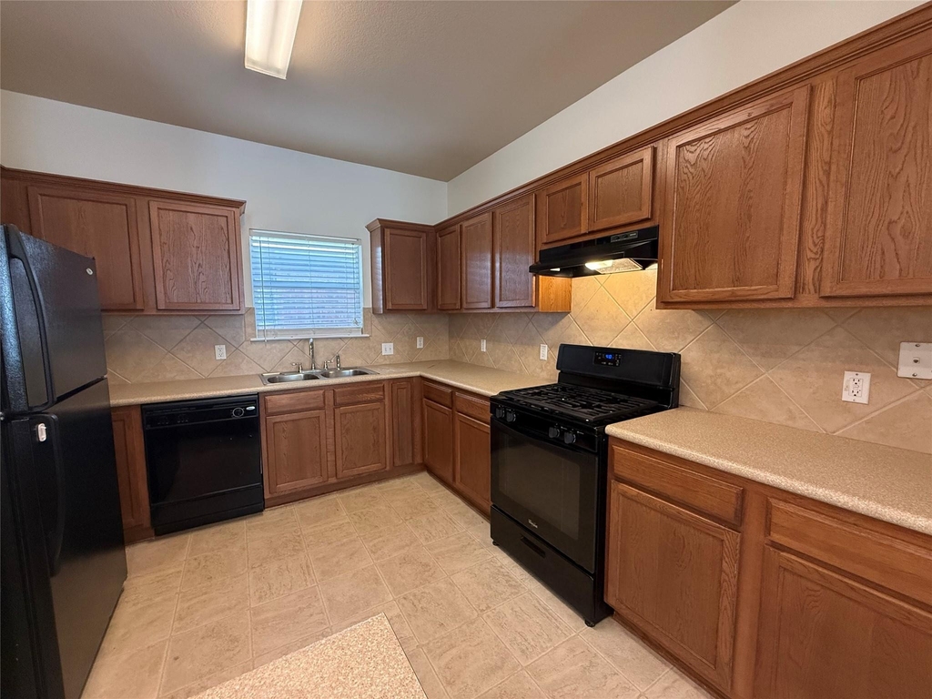 104 Lava Bed Dr - Photo 3
