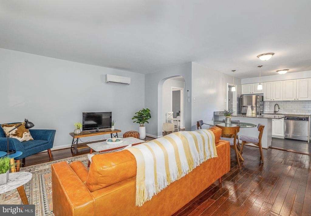 150 E Wynnewood Road - Photo 1