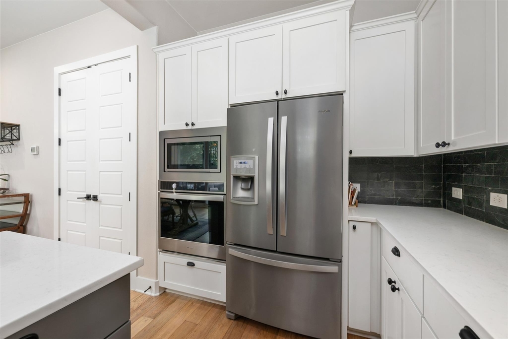 408 W 16th St - Photo 15