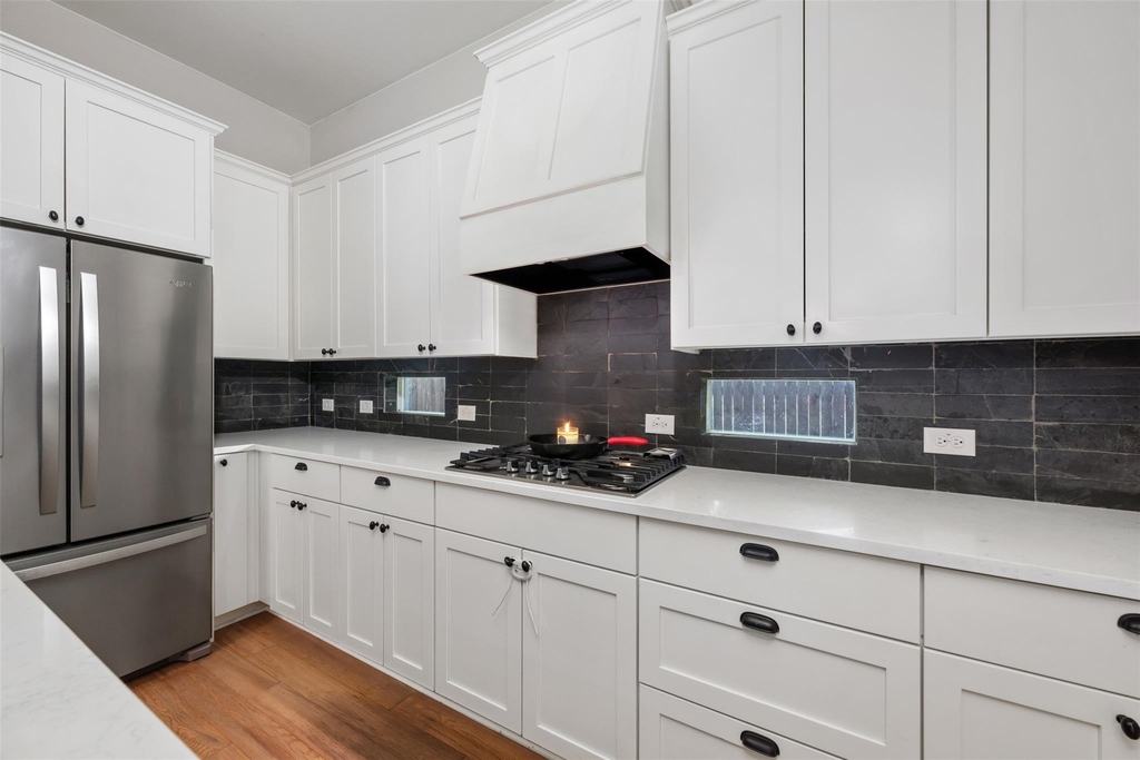 408 W 16th St - Photo 13