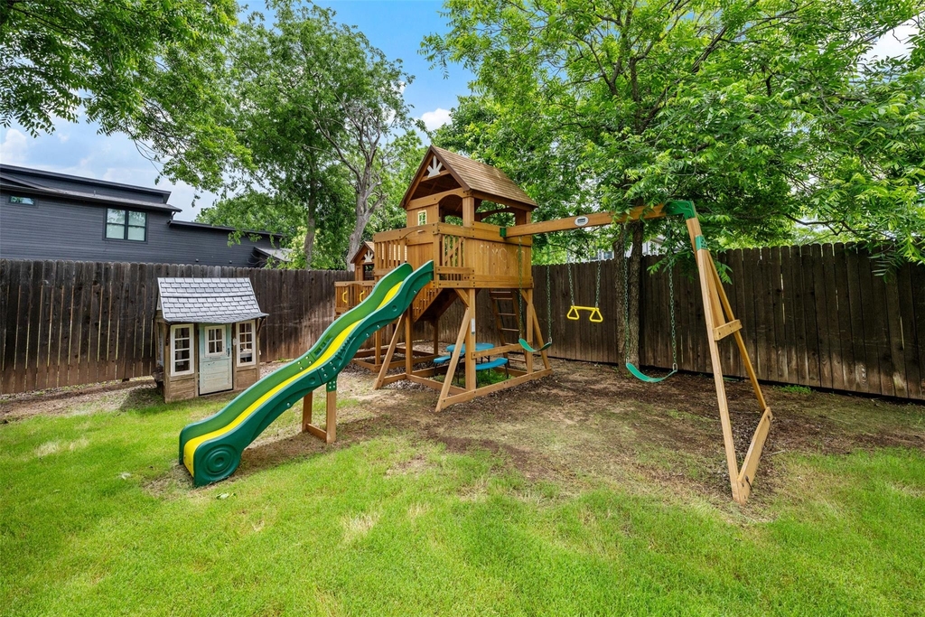 408 W 16th St - Photo 37