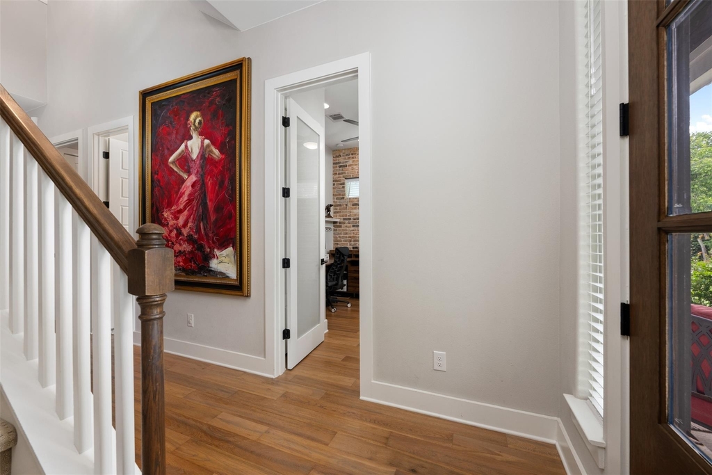 408 W 16th St - Photo 4