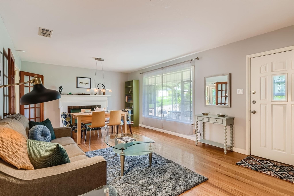 6804 Vine St - Photo 2