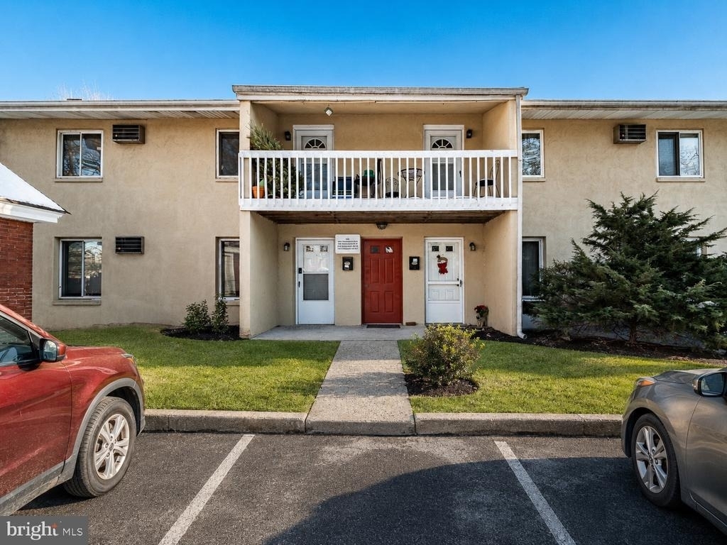 300 N Penn Street - Photo 0