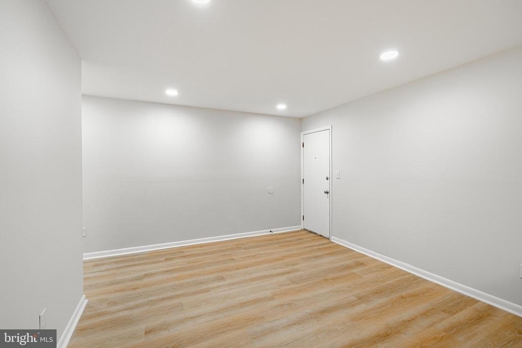 300 N Penn Street - Photo 7
