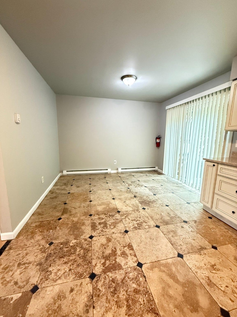 845 Poplar Street - Photo 2