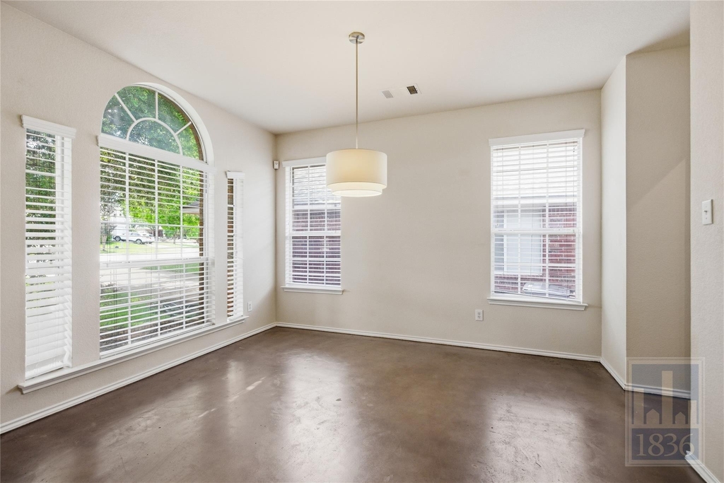 2217 Speidel Dr - Photo 2