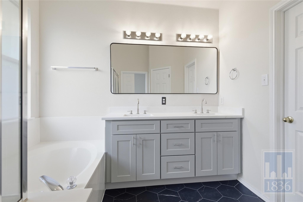 2217 Speidel Dr - Photo 13