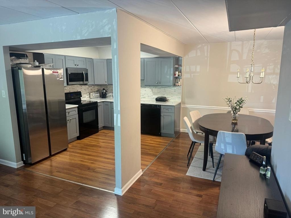283 E Village Road - Photo 3