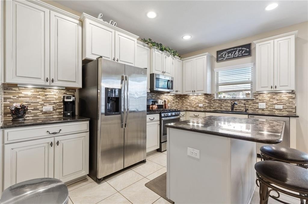 2337 Muzzie Ln - Photo 8