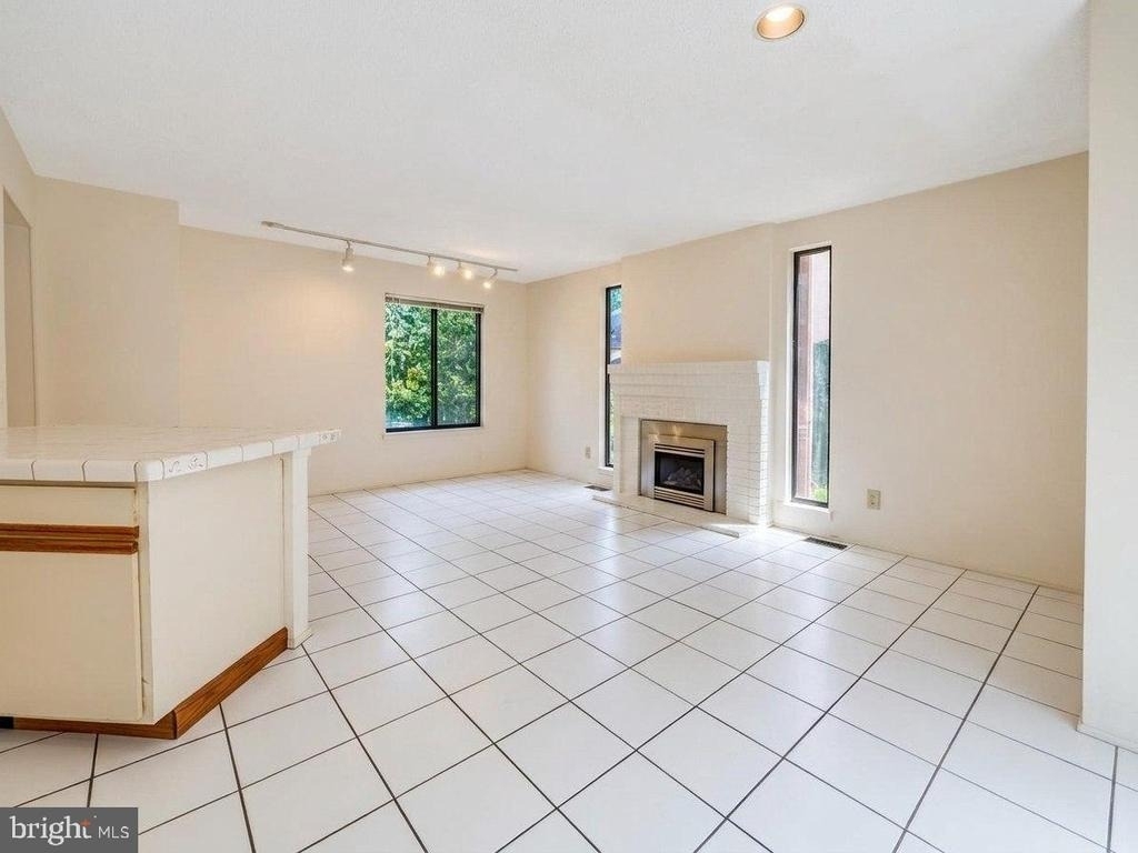 83 Sayre Drive - Photo 11