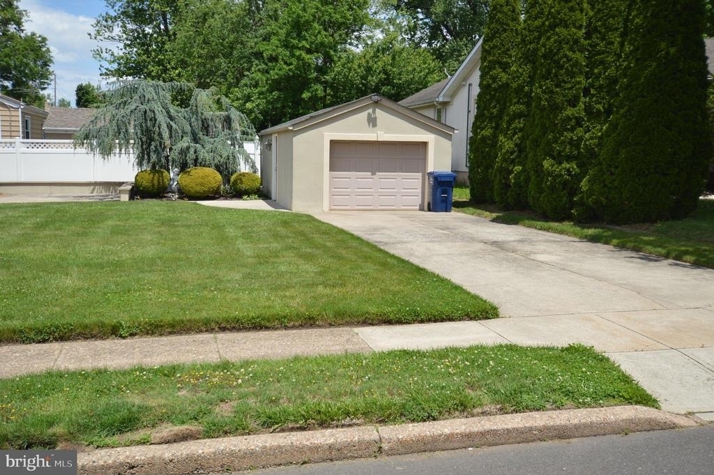 2140 Princeton Pike - Photo 1