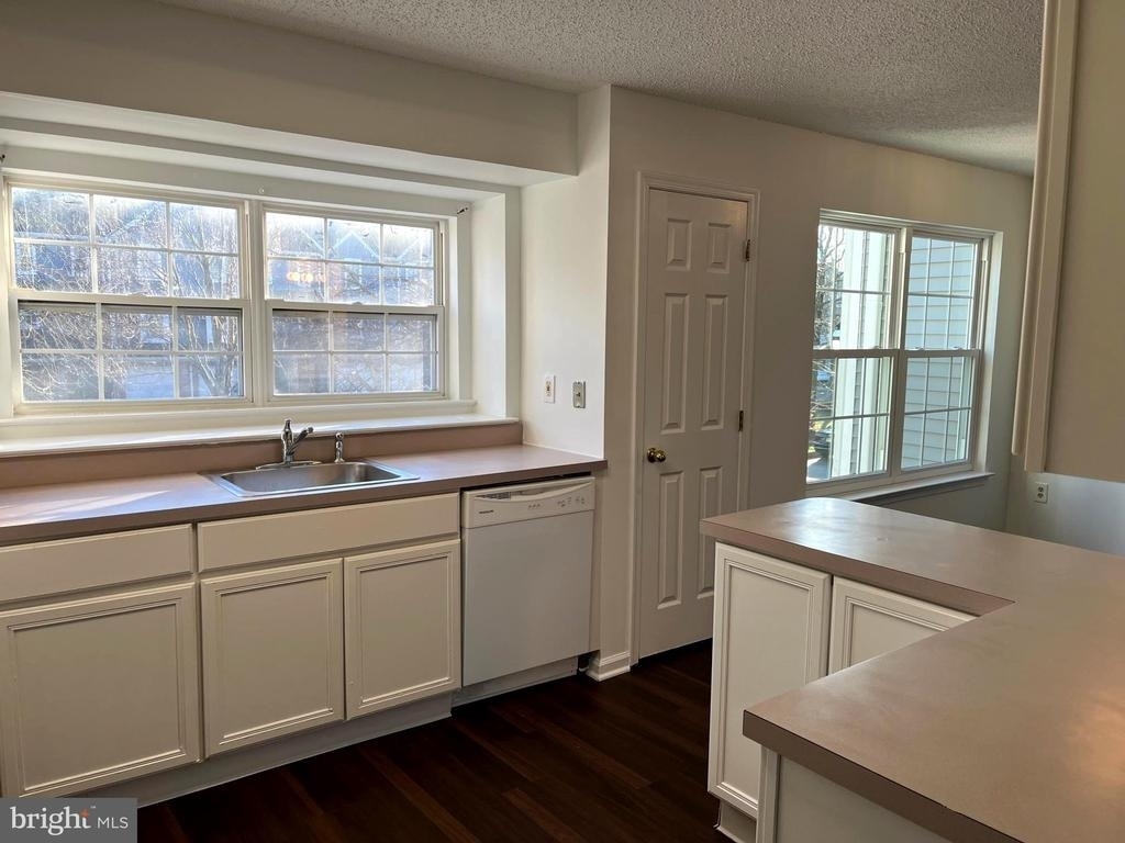 15 Halstead Place - Photo 3