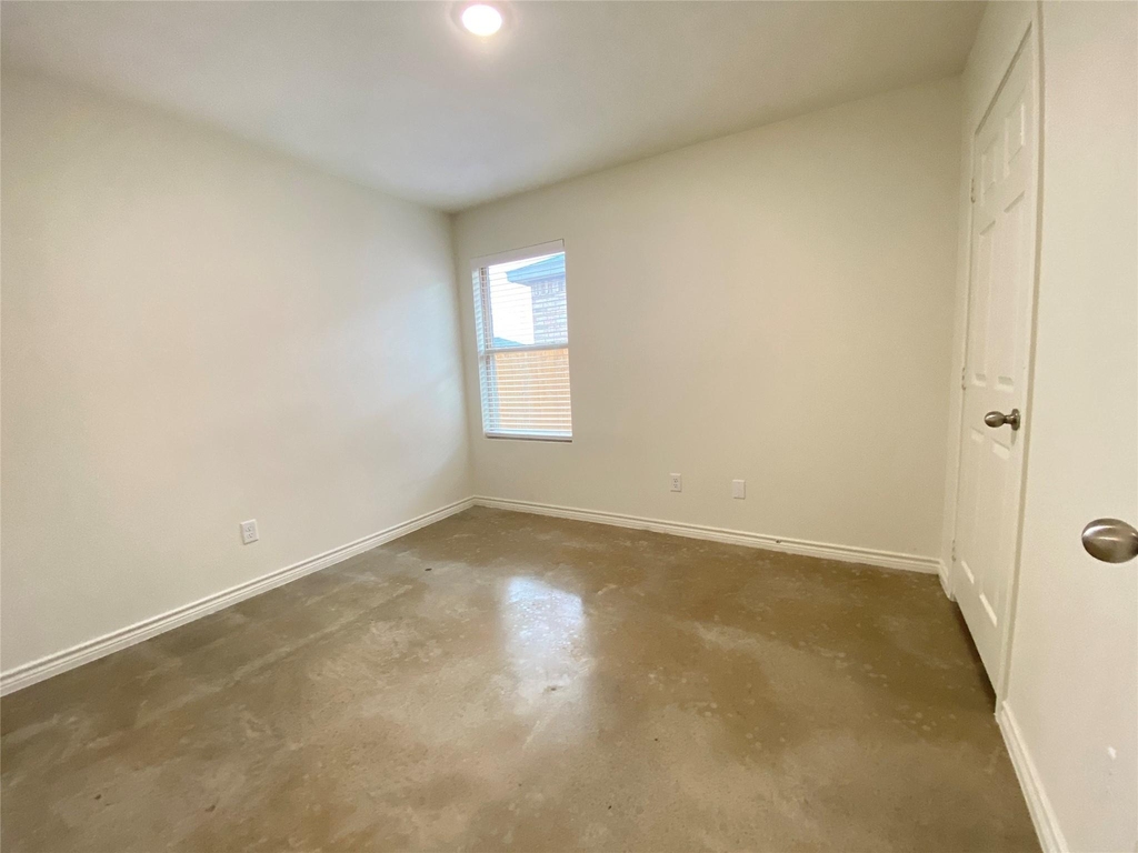 2320 Duntov Dr - Photo 22