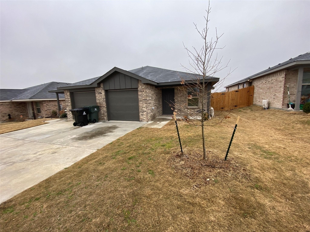 2320 Duntov Dr - Photo 0