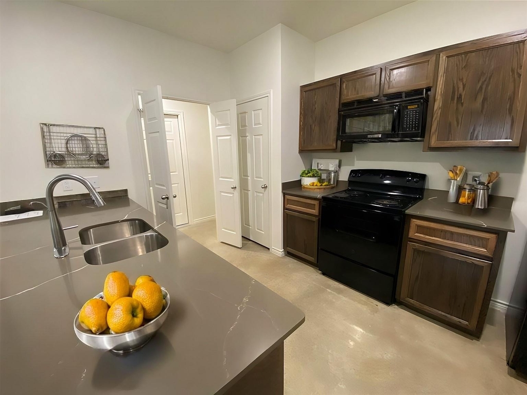 2320 Duntov Dr - Photo 9