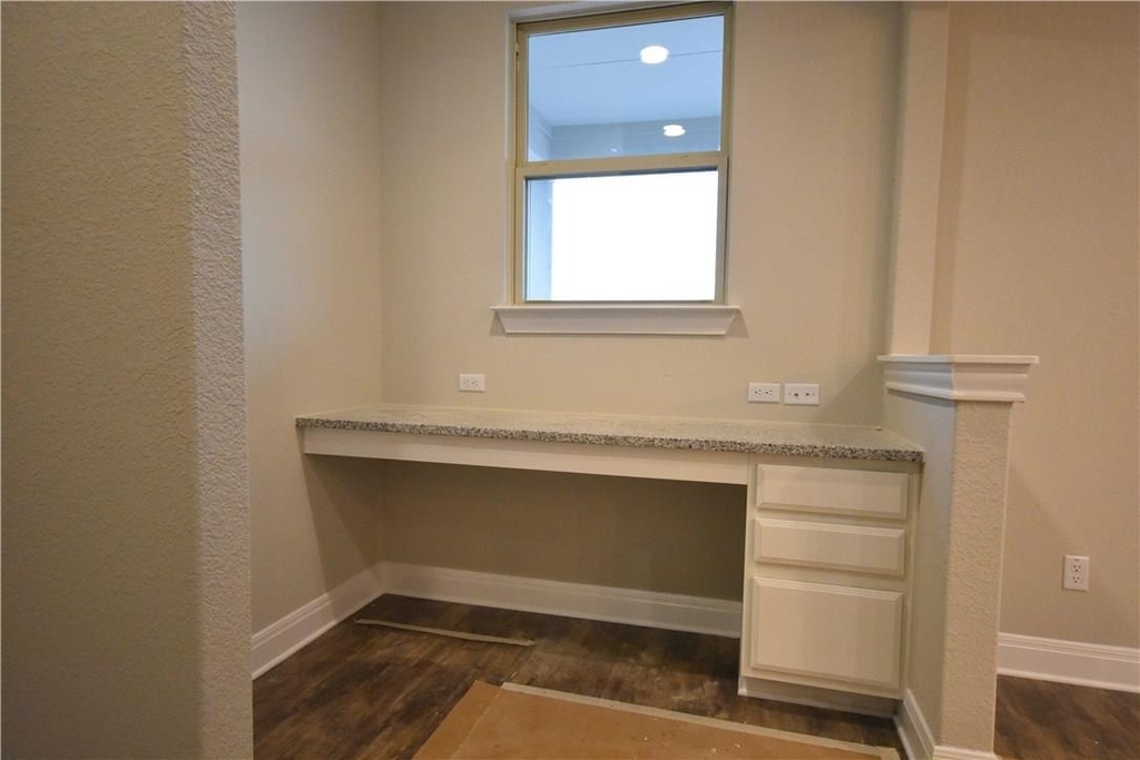 15911 Cessida St - Photo 6