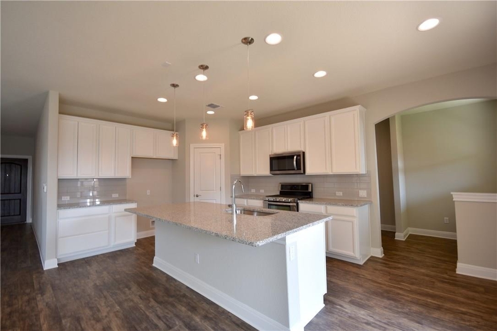 15911 Cessida St - Photo 5