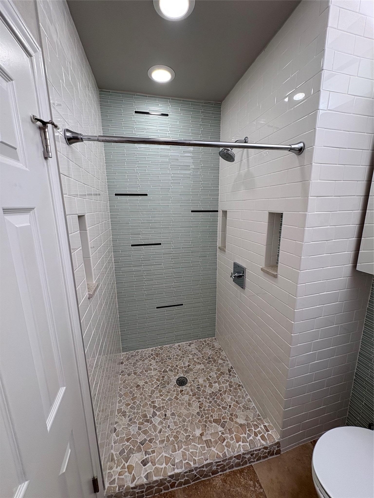 1204 W 39th St - Photo 24