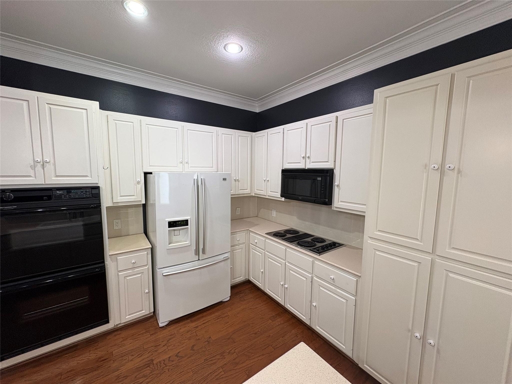 1204 W 39th St - Photo 14