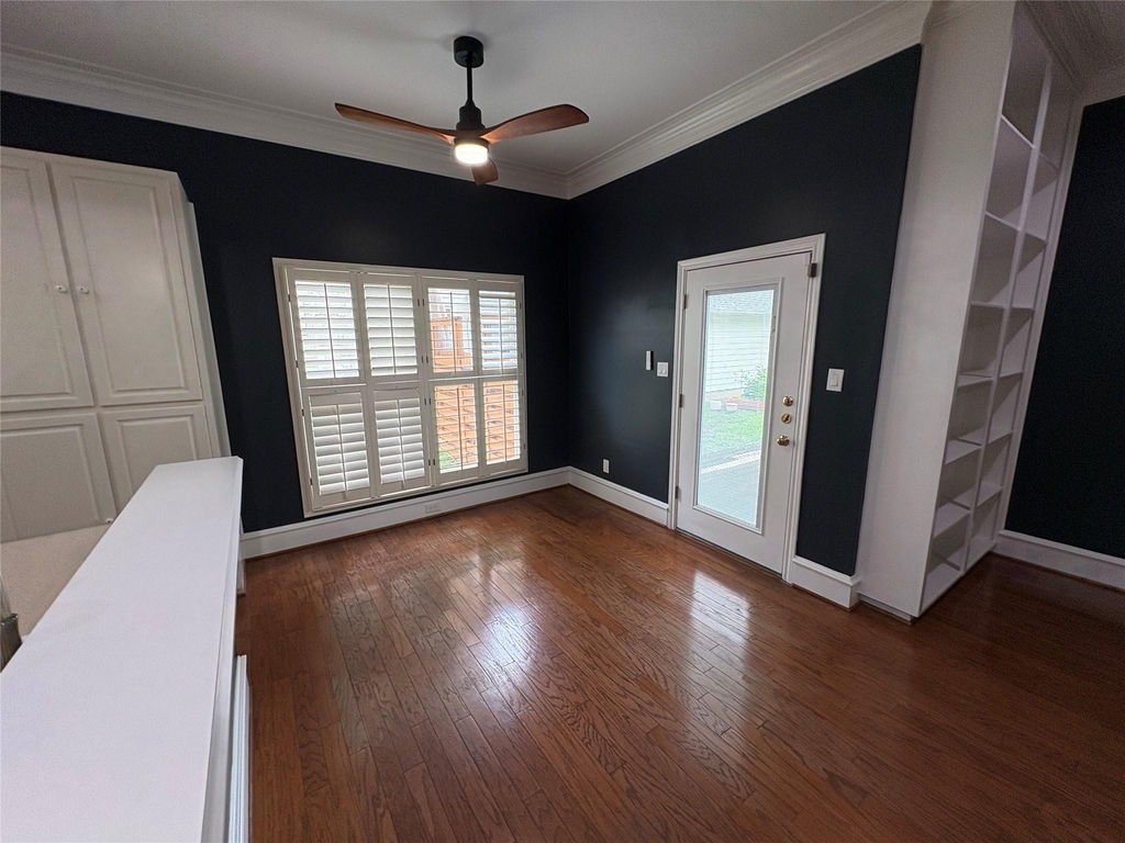 1204 W 39th St - Photo 11