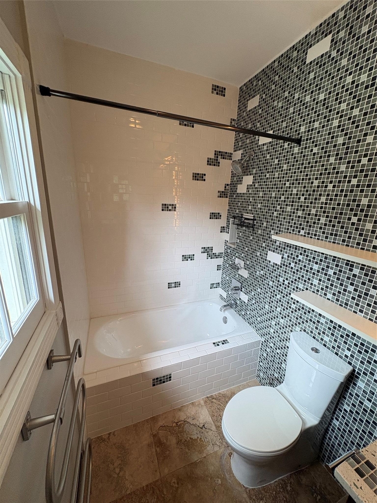 1204 W 39th St - Photo 29