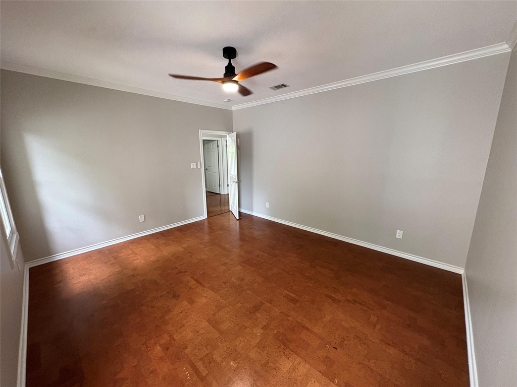 1204 W 39th St - Photo 20