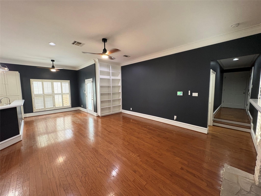 1204 W 39th St - Photo 8