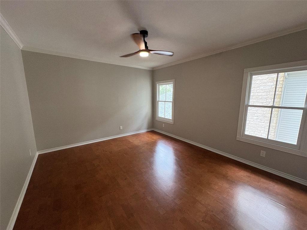 1204 W 39th St - Photo 19