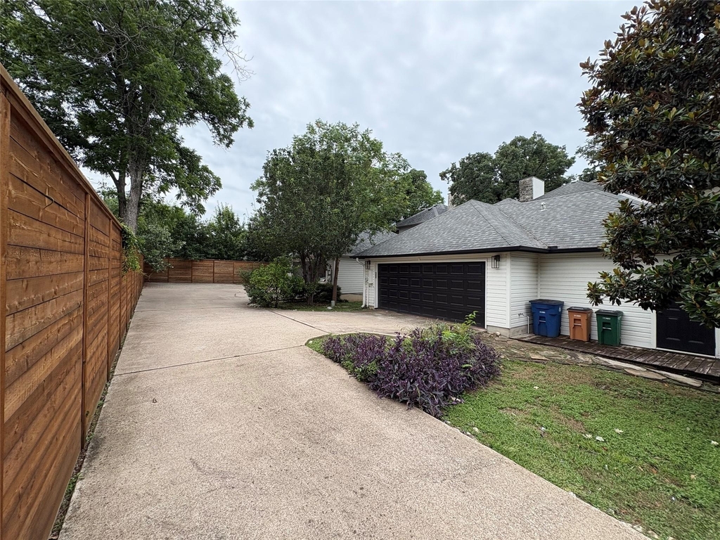 1204 W 39th St - Photo 34