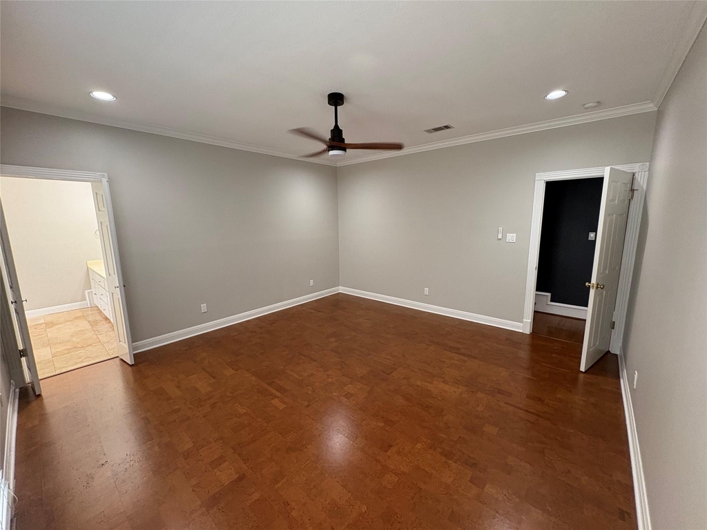 1204 W 39th St - Photo 16
