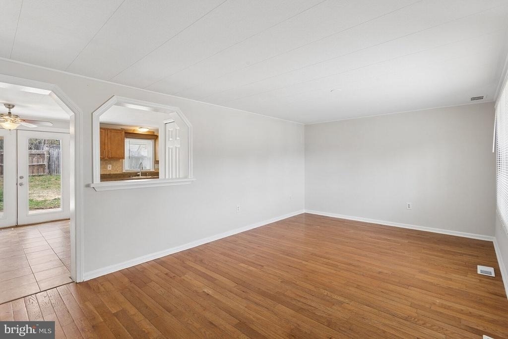 30 Girard Avenue - Photo 2
