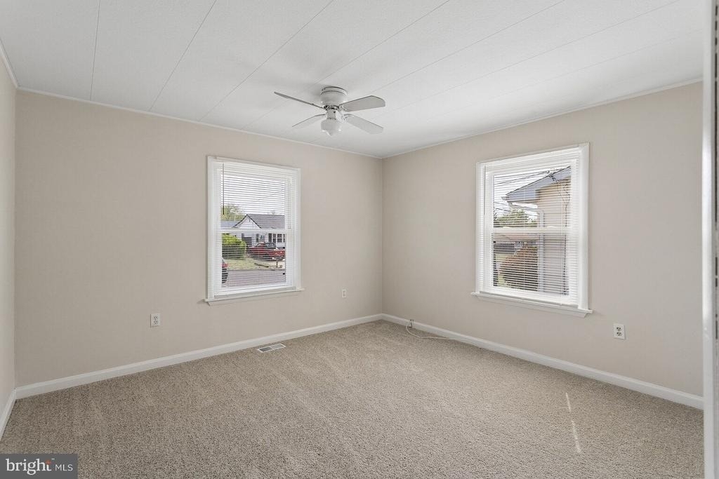 30 Girard Avenue - Photo 16