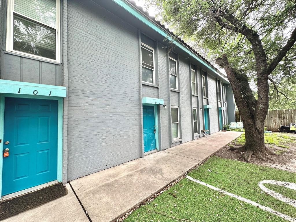 3822 Southway Dr - Photo 0
