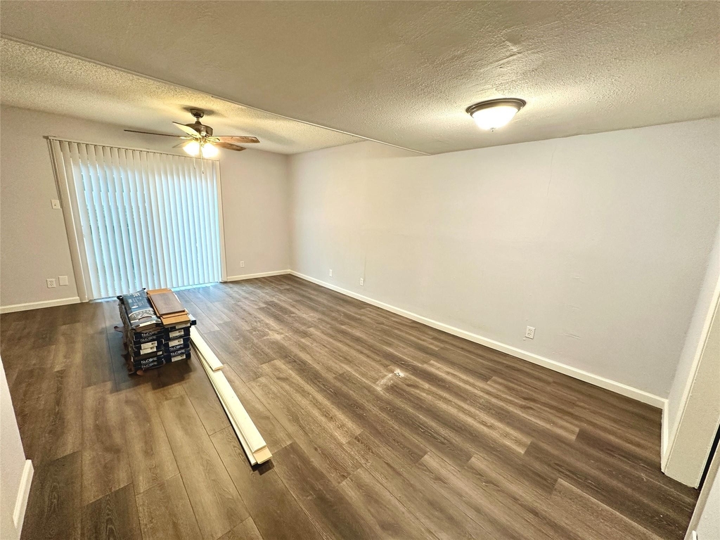 3822 Southway Dr - Photo 2