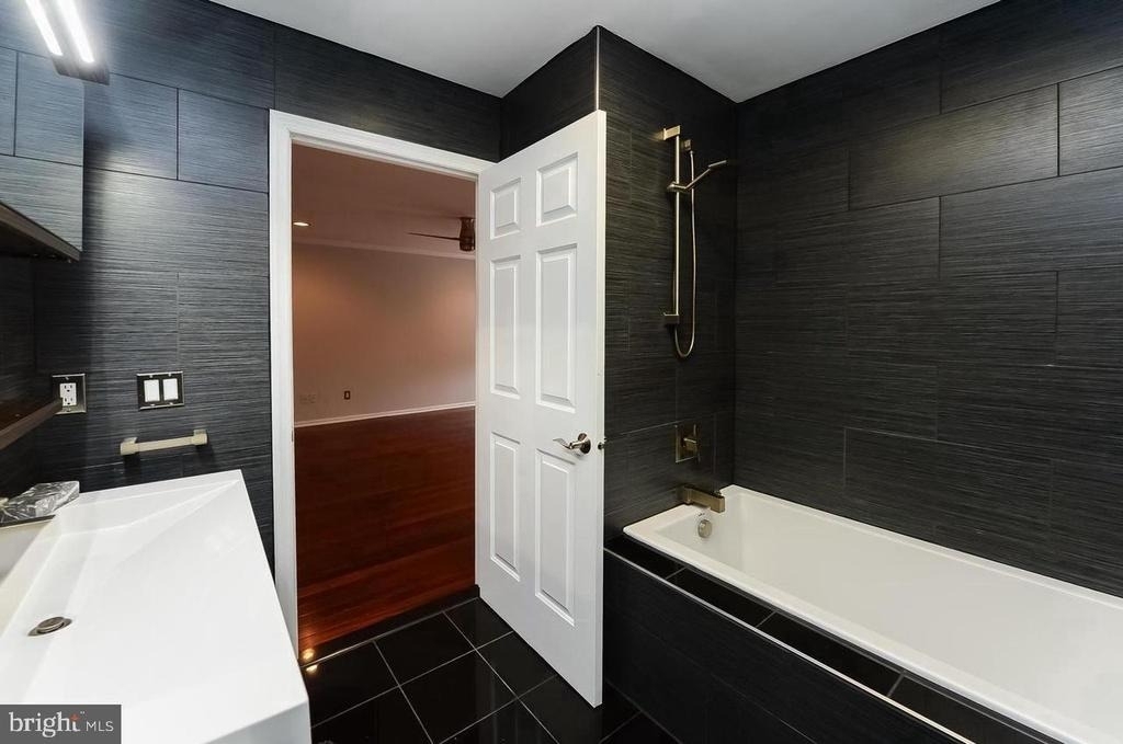 71 Versailles Boulevard - Photo 11