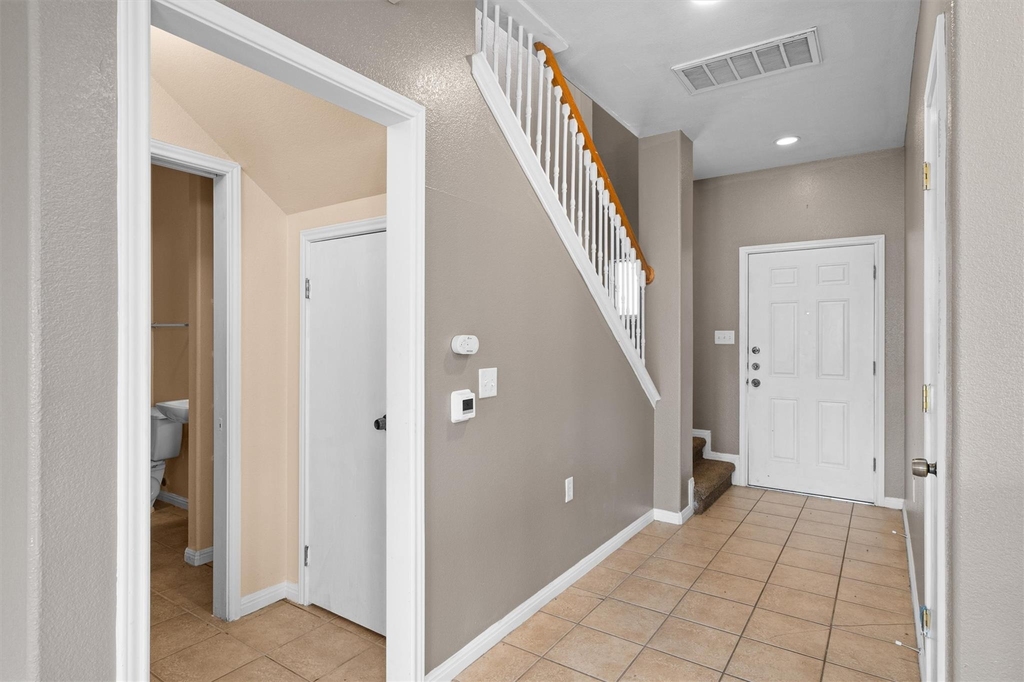 7502 Lazy Creek Dr - Photo 1