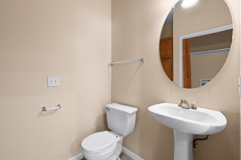 7502 Lazy Creek Dr - Photo 11