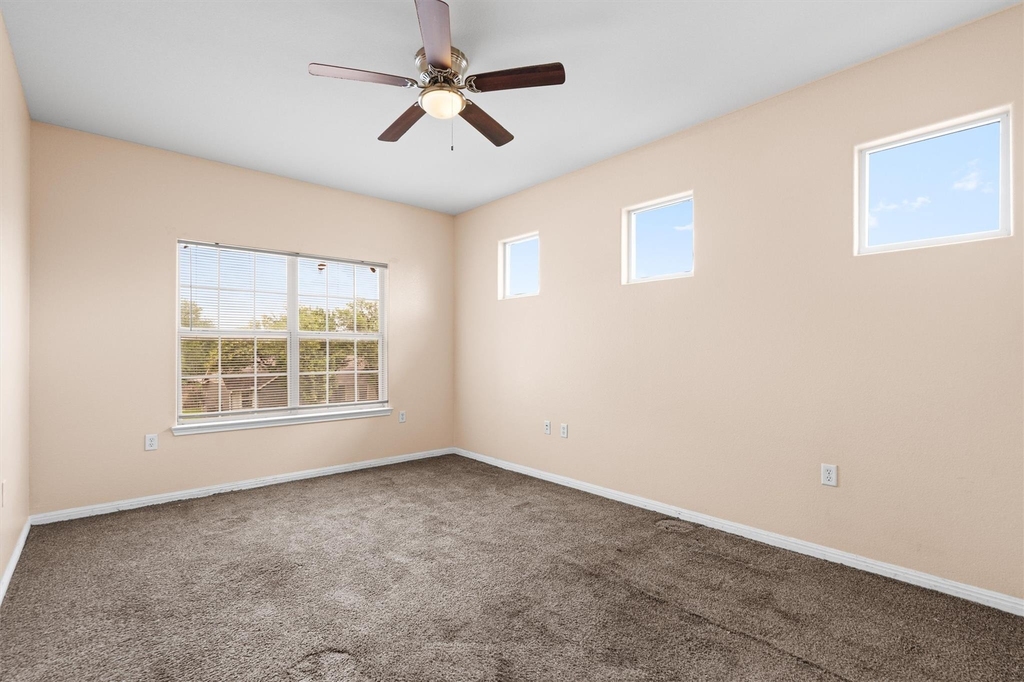 7502 Lazy Creek Dr - Photo 13