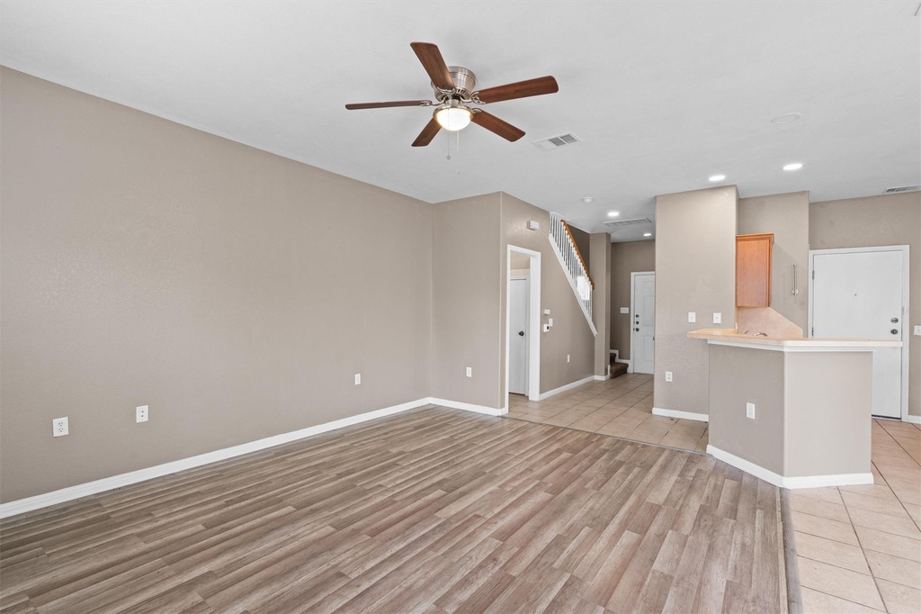 7502 Lazy Creek Dr - Photo 2