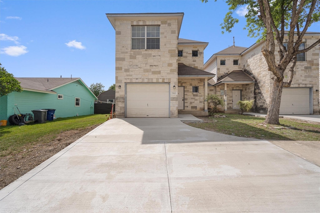 7502 Lazy Creek Dr - Photo 0