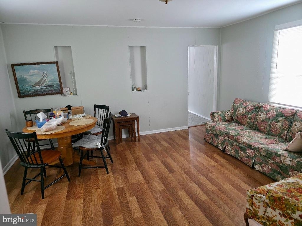 213 Laurel Street - Photo 5